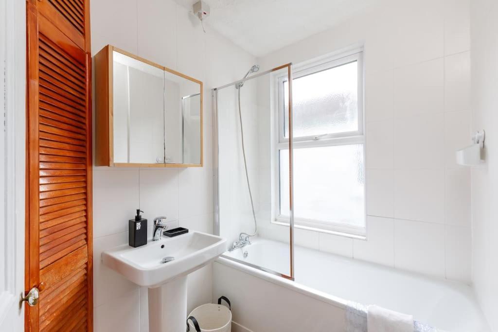Charming 2 Bedroom Flat In Central Hove With Free Parking Экстерьер фото